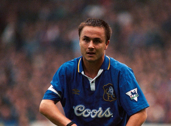 Joueur de Chelsea pendant plus de 10 ans, Dennis Wise était international...