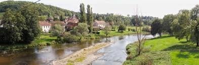 Quelle rivière traverse notamment Autun et Gueugnon avant de se jeter dans la Loire à Digoin ?