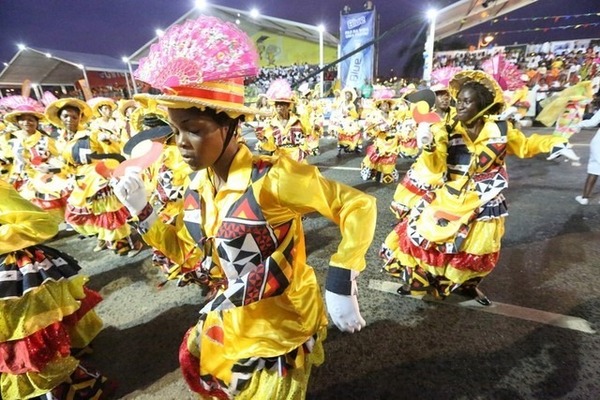 Chaque 11 novembre a lieu le carnaval de Luanda, pour commémorer quoi ?