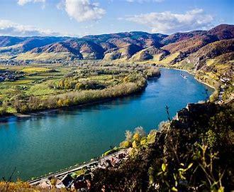 Quel fleuve traverse le plus de pays ?
