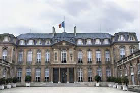 Comment s'appelle le bâtiment où habite le président de France ?