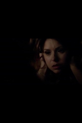 Dans quel épisode de la saison, Katherine entre-t-elle dans le corps d'Elena ?