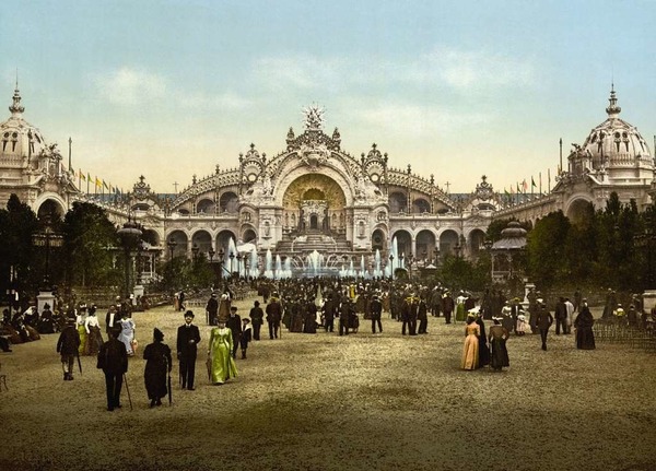 Quelle ville a accueilli l'Exposition de 1900 ?