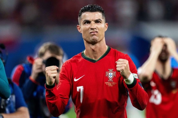 Meilleur buteur de la compétition et présent dans le Groupe F, Cristiano Ronaldo dispute ici son.....
