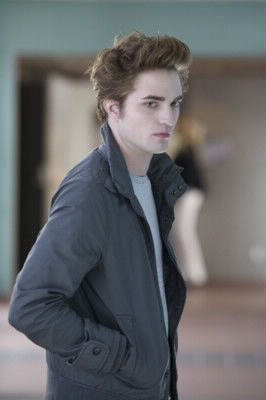 Quel acteur joue le rôle d'Edward ?