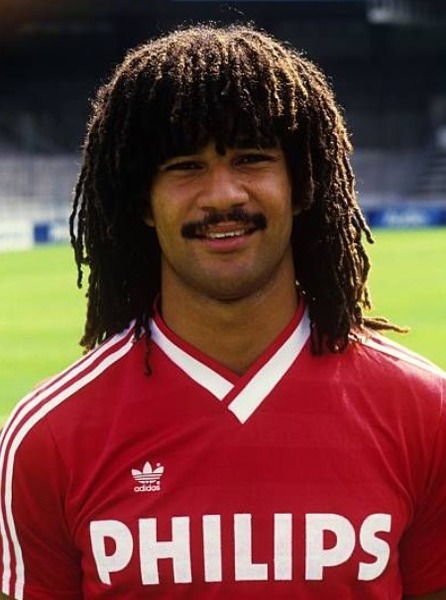En 1985, il quitte Feyenoord pour ...