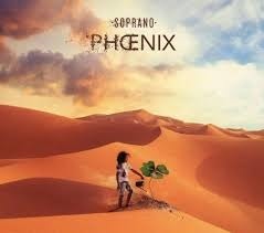 Dans son album "Phoenix", combien a-t-il fait de feat ?