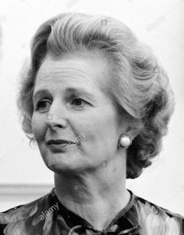 Surnommée la Dame de Fer, Margaret Thatcher né en 1925 à _____, devient la 1ère femme en 1979, à diriger le gouvernement d'un pays européen.