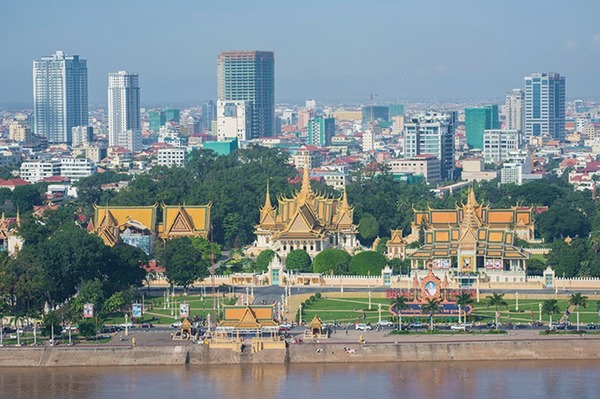 Quand je suis à Phnom Penh je me trouve…