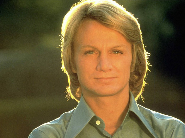 Dans une chanson de Claude François, elle a les yeux bleus...