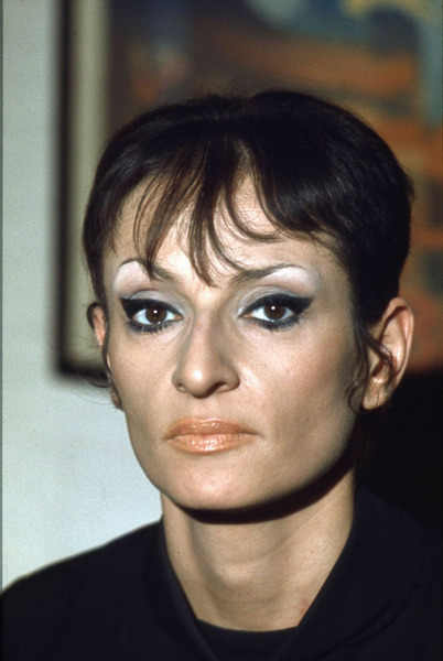 Célébre chanteuse française.