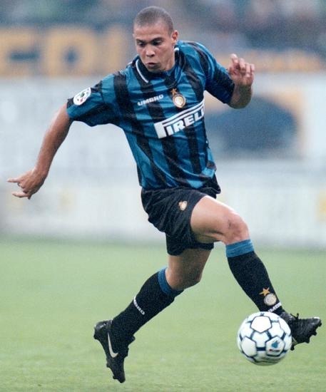 En 1997, le Brésilien Ronaldo rejoint l'Inter en provenance de...