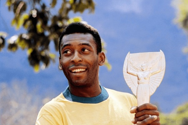 Le brésilien Pelé est le seul joueur a avoir remporté 3 Coupes du Monde.