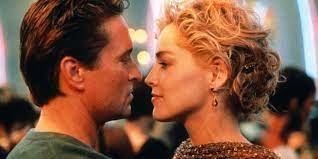 Michael Douglas face à Sharon Stone dans ce film culte (pas vraiment un couple mais bon) ?