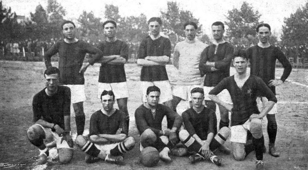 Qu'est-ce que le FC Barcelone a remporté pour la première fois en 1910 ?