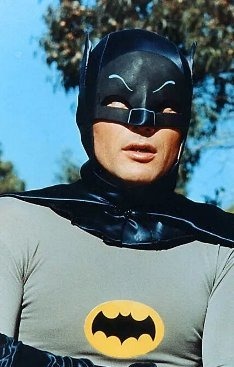 Burt Ward (Robin) et _____ (Batman) forment le 1° duo de super-justiciers à la télévision (1966)