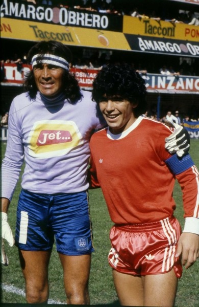 Diego Maradona et Hugo Gatti à Boca Juniors ?
