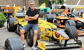 Pilote de course irlandais puis directeur d'équipe de Formule 1, c'est lui qui à lancé Schumacher dans le grand bain, mort le 20/3 à 76 ans ?