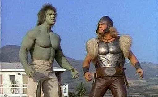 Dans quel téléfilm, Thor apparaît-il aux côtés de Hulk ?