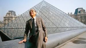 Quel architecte a construit la pyramide du Louvre ?