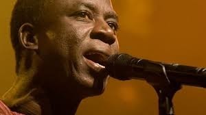 Musicien sénégalais dont le fils est également devenu un des chanteurs (ils ont la même voix!) les plus populaire du pays, décédé le 14/3