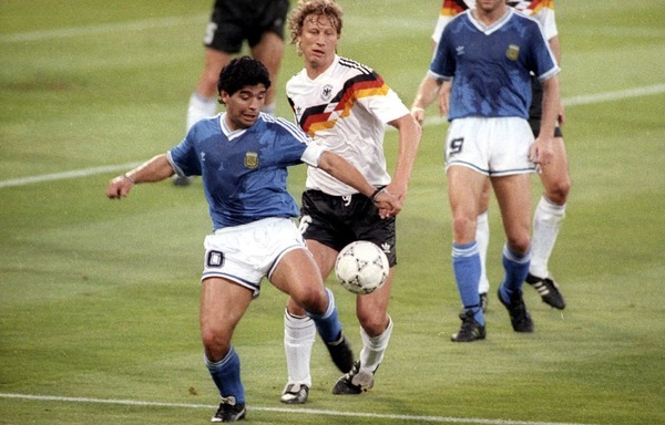Qui est le seul buteur de la finale Argentine-Allemagne de l'Ouest en 1990 ?