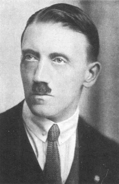 Il est le.....enfant de Alois Hitler et de Clara Pölzl
