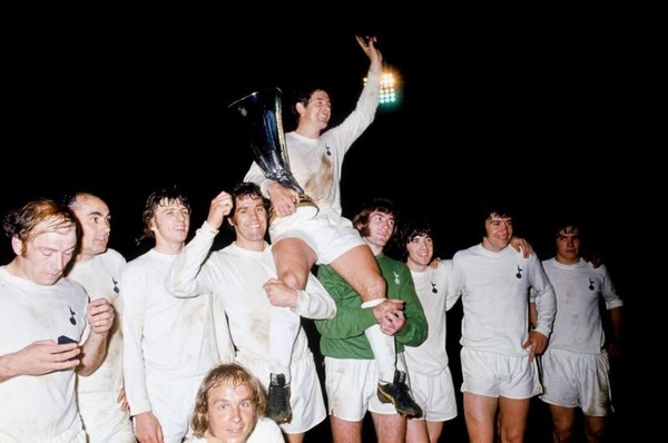 En 1972, contre qui les Spurs ont-ils remporté la double-finale de la Coupe UEFA ?