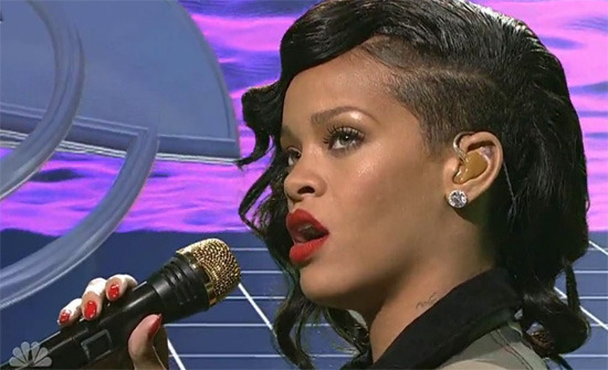 Quel titre de Rihanna connait un succès planétaire ?