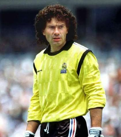 Quel a été le premier club professionnel de la carrière de Joël Bats ?