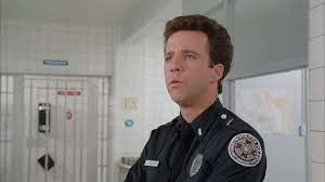 Lance Kinsey dans "Police Academy" est...