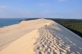 La dune du Pilat est la plus haute dune d'Europe. Quelle est sa hauteur ?