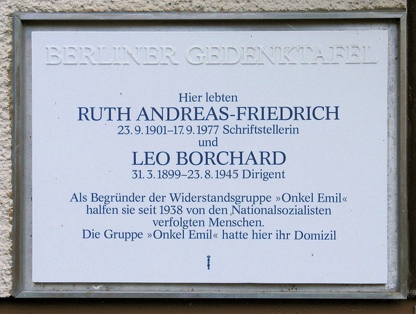 En quelle année, Ruth Andreas-Friedrich devient-elle juste parmi les nations allemandes ?