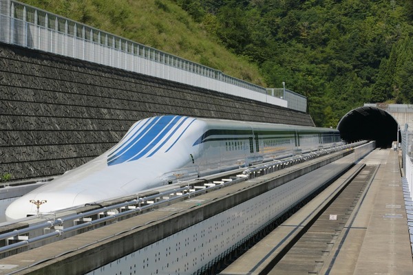 Comment fonctionne le Maglev, le train japonais le plus rapide de la planète ?