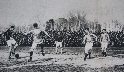 En janvier 1920, sur quel score très prolifique les italiens ont-ils vaincu les français ?