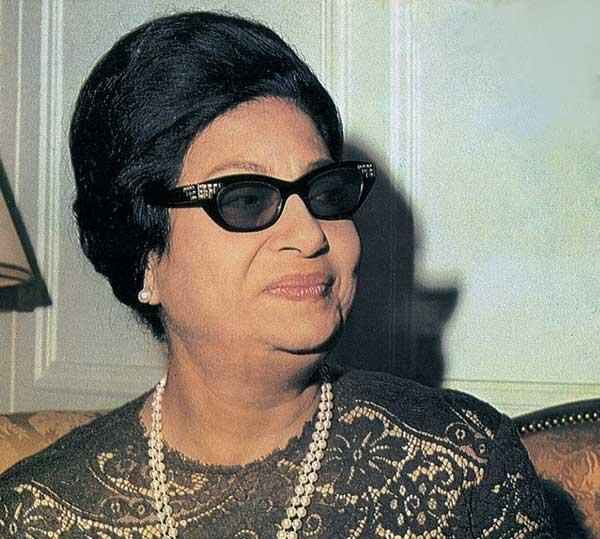 Née en 1898, Oum Kalthoum était une célèbre.....