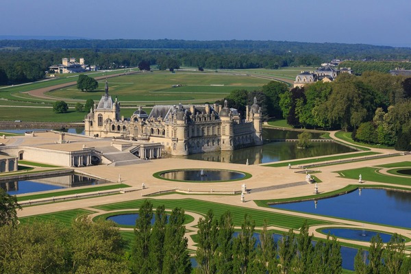 Qui fut l’architecte des jardins du château de Chantilly ?
