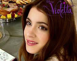 Où habitait Violetta avant de revenir à Buenos Aires ?