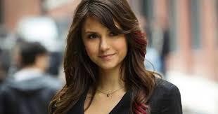 Comment s'appelle l'actrice qui joue Elena ?