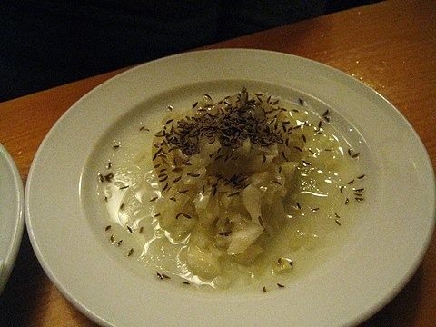 Elaboré par fermentation dans de l'eau de vie, ce fromage de Béthune est ..
