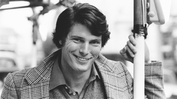 Quel célèbre super-héros Christopher Reeve a-t-il incarné au cinéma ?