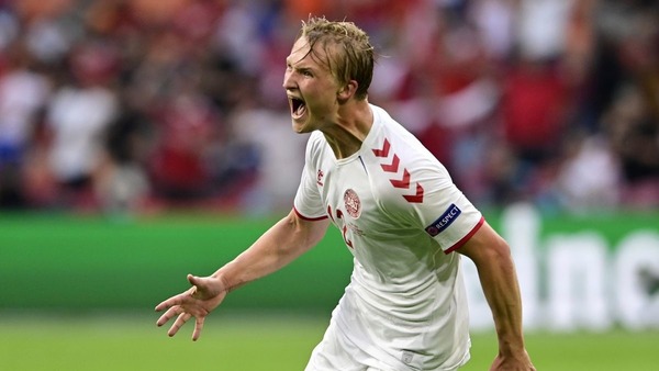 Lors du premier 8ème de finale, ce danois inscrit deux des quatre buts de son équipe face au Pays de Galles. C'est ?