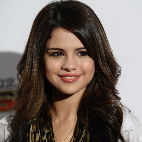Hvem er Selena Gomez sammen med?
