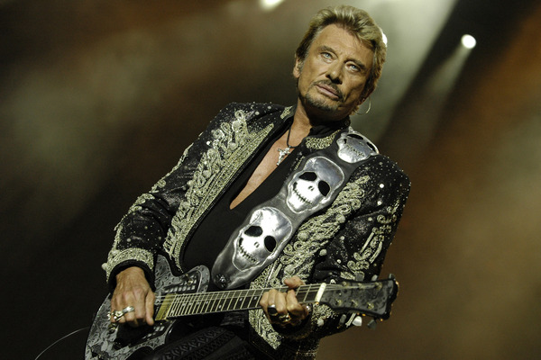 Quel prénom féminin est le titre d'un gros succès de Johnny Hallyday cette année-là ?