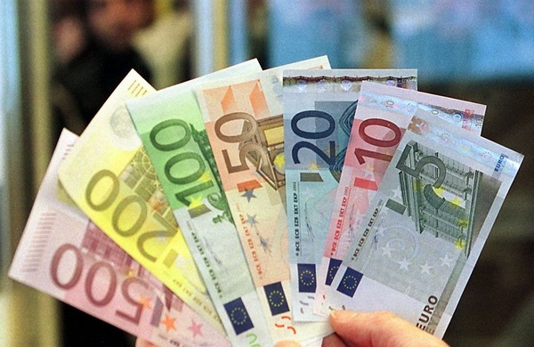 En quelle matière sont conçus les billets de banque en euros ?