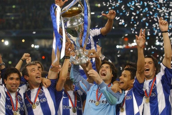 En 2004, contre quelle équipe le FC Porto a-t-il remporté la finale de la LDC ?