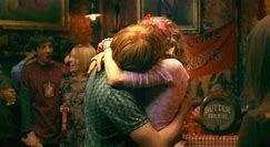 Pourquoi Hermione et Ron se disputent-ils lorsque Harry arrive ?