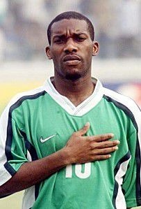 Combien de saisons Okocha a-t-il passé au PSG ?