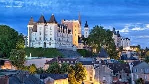 La capitale des Pyrénées-Atlantiques est :