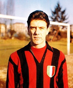 Cesare Maldini a effectué toute sa carrière professionnelle de joueur à l'AC  Milan.